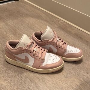 Jordan 1 pink low top oxford